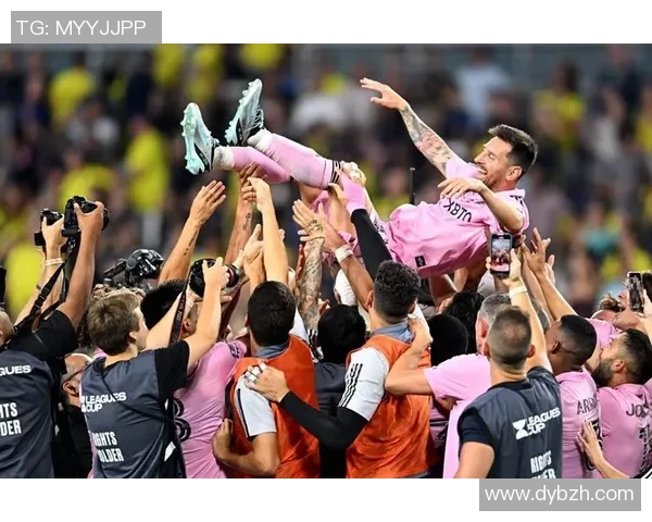 球星进球特点深度解析：技术、战术与个性化风格的完美融合